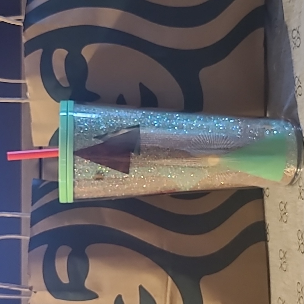 Starbucks Venti Sparkly Christmas 2020 cold cup. NWT - Picture 3 of 7